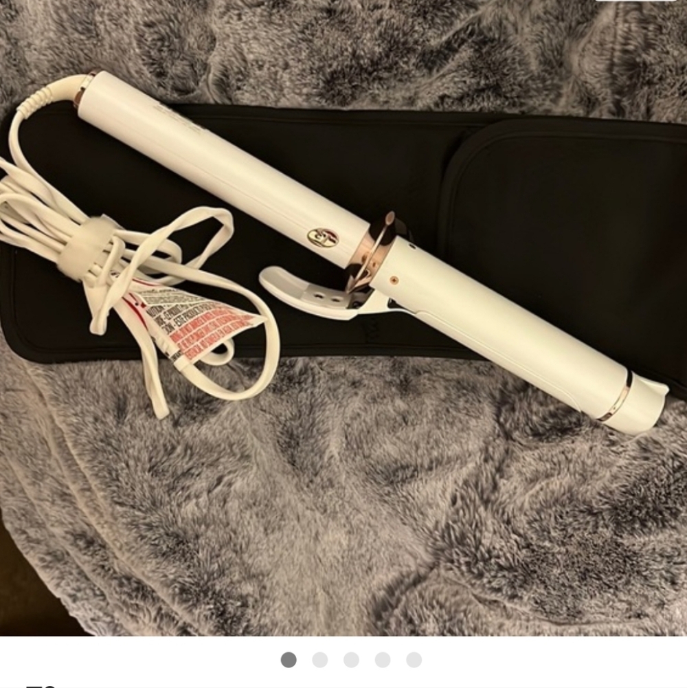 T3 1.25" Barrel Curling Iron with Black Case